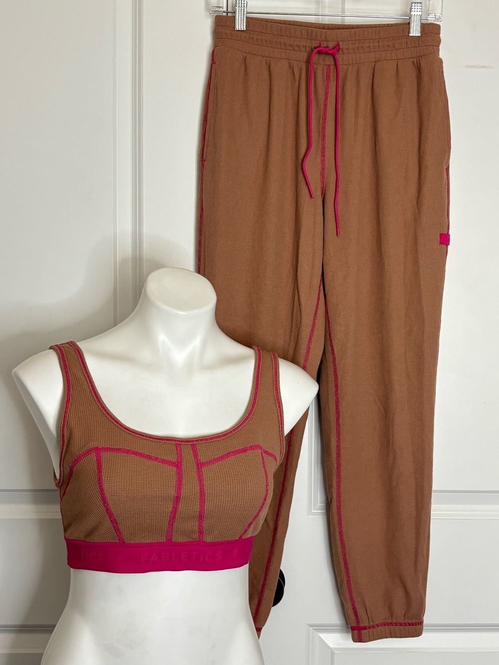 Fabletics Waffle Knit Tan Pink Sports Bra Jogger Pant Set S